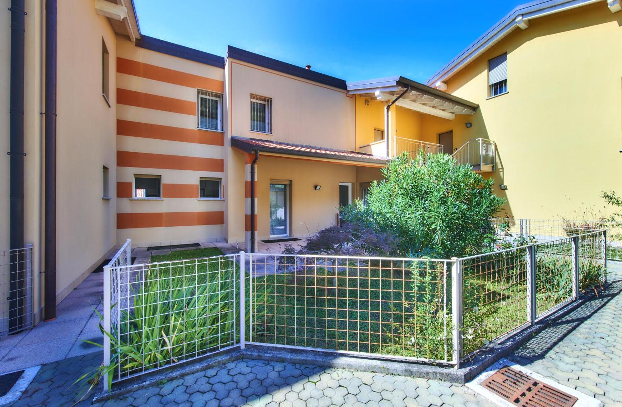 Welcome Home Apartment Льєрна Екстер'єр фото